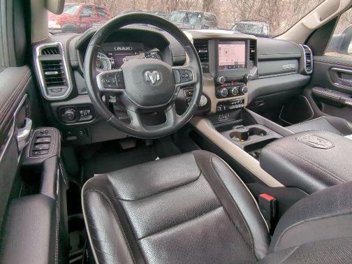 Ivory White Tri-Coat Pearlcoat 2022 RAM 1500 Laramie