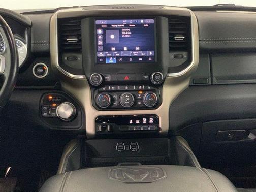 Ivory White Tri-Coat Pearlcoat 2022 RAM 1500 Laramie