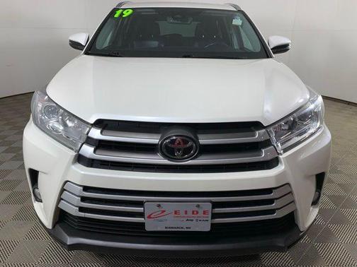 Blizzard Pearl 2019 Toyota Highlander XLE