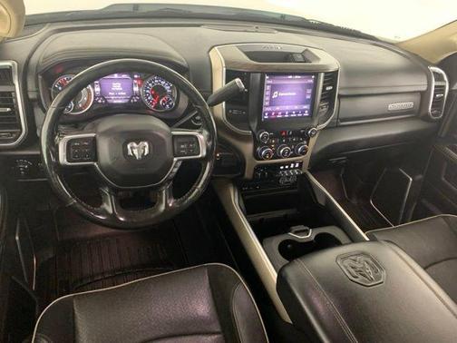 Bright White Clearcoat 2019 RAM 2500 Laramie Crew Cab 4x4 8' Box