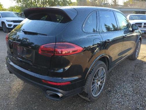 2017 Porsche Cayenne Platinum Edition