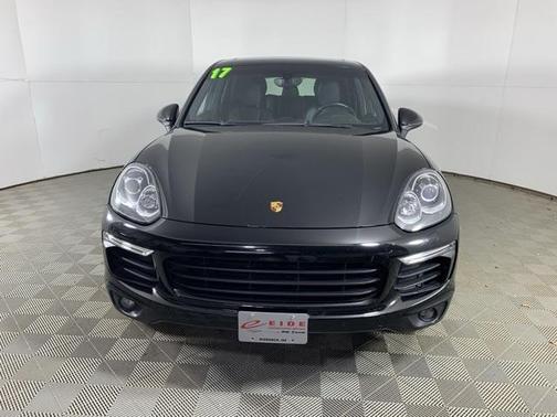 2017 Porsche Cayenne Platinum Edition
