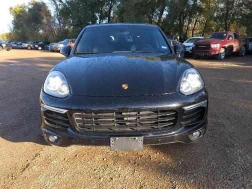 2017 Porsche Cayenne Platinum Edition