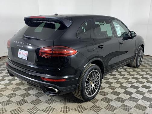 2017 Porsche Cayenne Platinum Edition