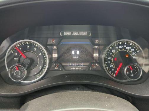 2022 RAM 2500 Tradesman Crew Cab 4x4 6'4' Box