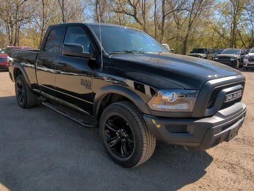 Diamond Black Crystal Pearlcoat 2023 RAM 1500 Classic Warlock Quad Cab 4x4 6'4' Box