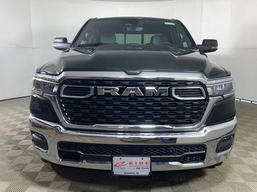 Diamond Black Crystal Pearlcoat 2026 RAM 1500 Big Horn/Lone Star