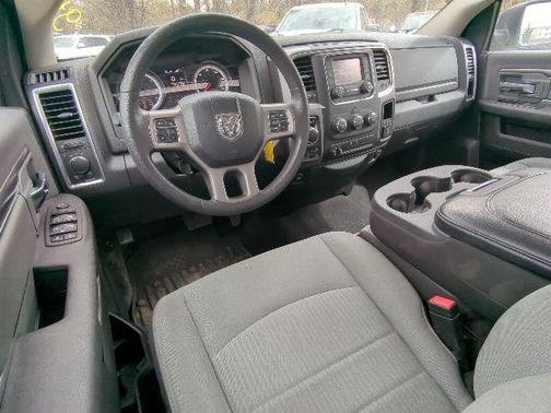 Billet Silver Metallic Clearcoat 2023 RAM 1500 Classic SLT