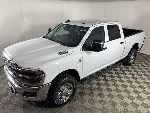2025 RAM 2500 Tradesman Crew Cab 4x4 6'4' Box