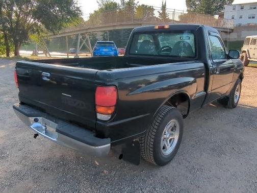 2000 Mazda B3000 SE
