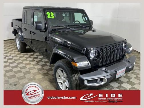 Black Clearcoat 2023 Jeep Gladiator Sport S