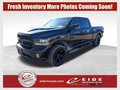 Brilliant Black Crystal Pearlcoat 2018 RAM 1500 Sport