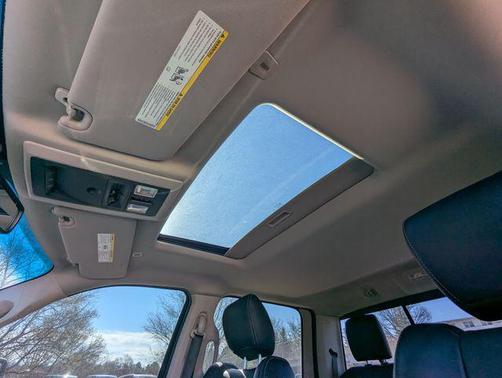 Brilliant Black Crystal Pearlcoat 2018 RAM 1500 Sport