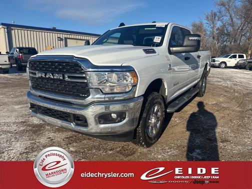 Bright White Clearcoat 2023 RAM 2500 Big Horn Crew Cab 4x4 6'4' Box Truck