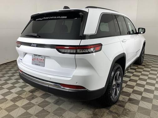 2022 Jeep Grand Cherokee 4xe Base