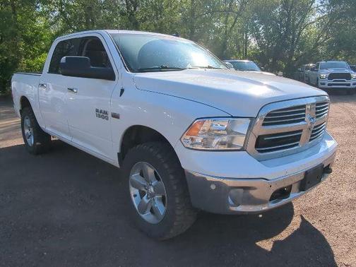 Bright White Clearcoat 2017 RAM 1500 Big Horn