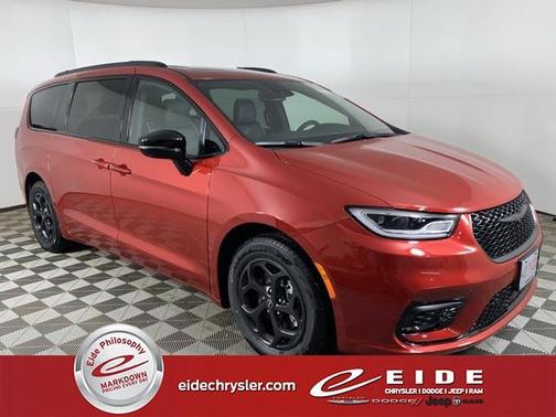 2025 Chrysler Pacifica Hybrid Select