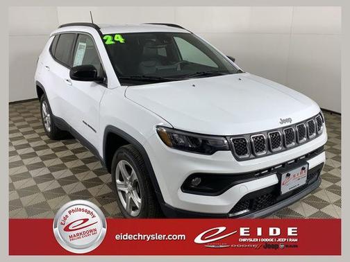 Bright White Clearcoat 2024 Jeep Compass Latitude