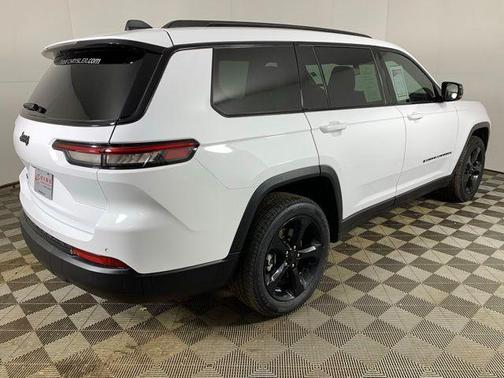 Bright White Clearcoat 2023 Jeep Grand Cherokee L Altitude