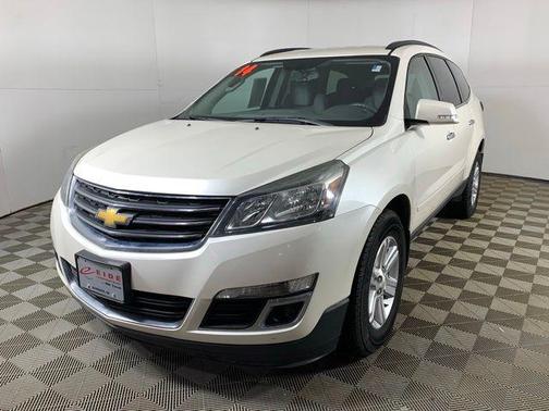 White Diamond Tricoat 2014 Chevrolet Traverse 1LT