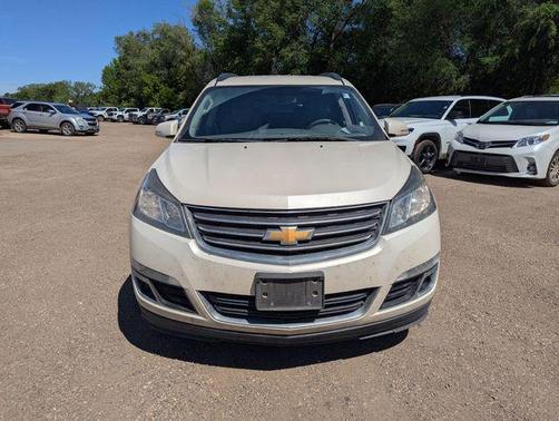 White Diamond Tricoat 2014 Chevrolet Traverse 1LT