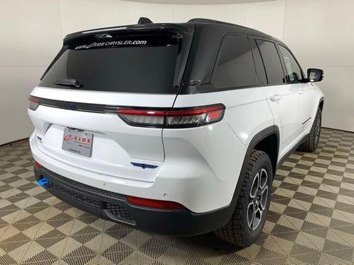 2022 Jeep Grand Cherokee 4xe Trailhawk