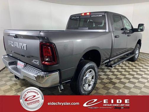 2026 RAM 2500 Tradesman Crew Cab 4x4 6'4' Box
