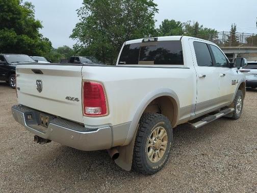 2017 RAM 2500 Laramie Crew Cab 4x4 6'4' Box