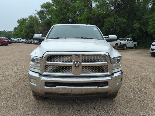 2017 RAM 2500 Laramie Crew Cab 4x4 6'4' Box