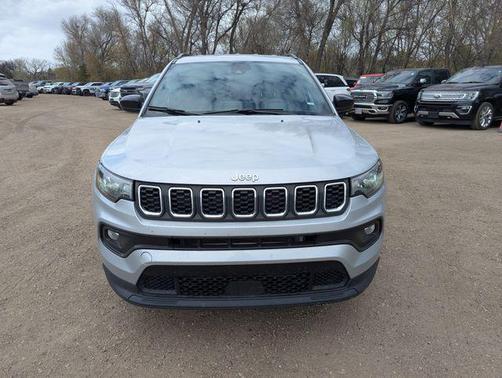 Silver Zynith Metallic Clearcoat 2024 Jeep Compass Latitude