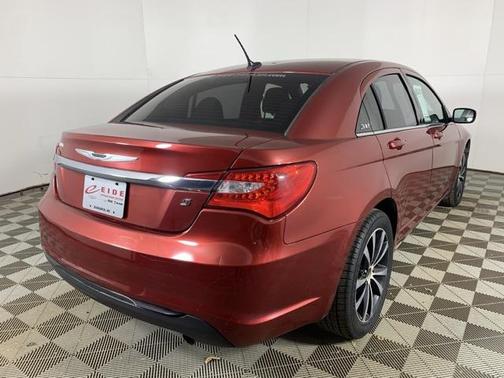 2013 Chrysler 200 Touring