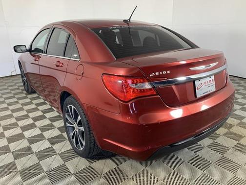 2013 Chrysler 200 Touring