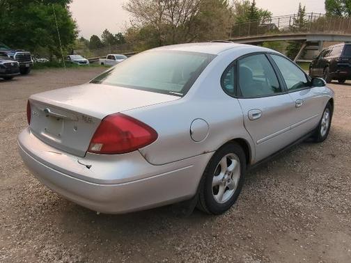 2001 Ford Taurus SE