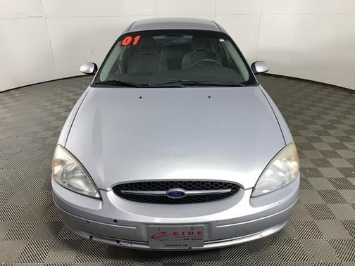 2001 Ford Taurus SE