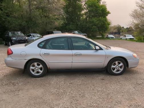 2001 Ford Taurus SE