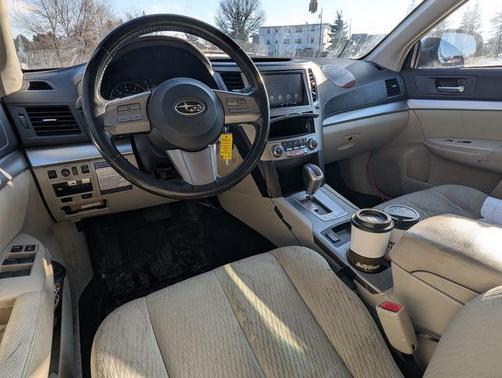 2010 Subaru Outback 2.5 i Premium