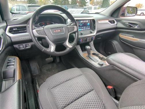 2017 GMC Acadia SLE-2