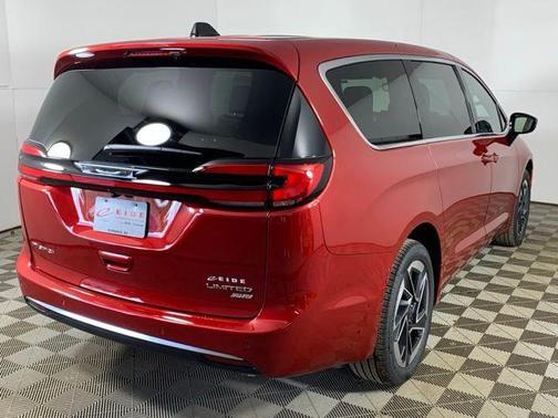 Red Hot Pearlcoat 2027 Chrysler Pacifica Limited