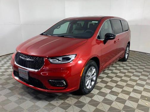 Red Hot Pearlcoat 2026 Chrysler Pacifica L