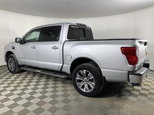 2017 Nissan Titan SL