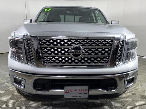 2017 Nissan Titan SL