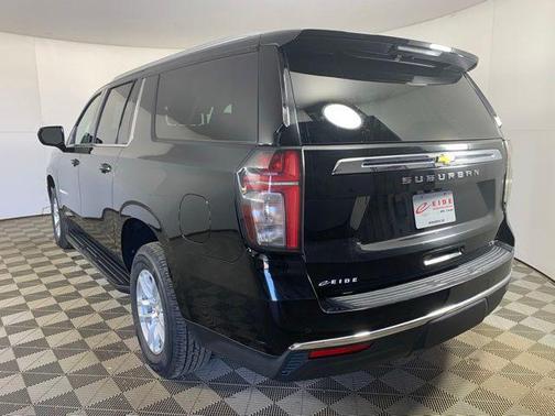 Black 2024 Chevrolet Suburban LT