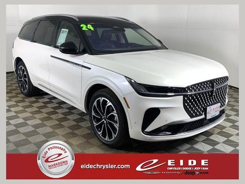 White Platinum Clearcoat Metallic 2024 Lincoln Nautilus Reserve