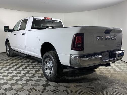2025 RAM 2500 Tradesman Crew Cab 4x4 8' Box