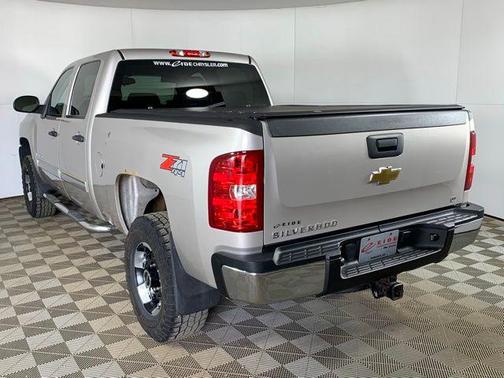 Silver Birch Metallic 2009 Chevrolet Silverado 2500 LT Crew Cab