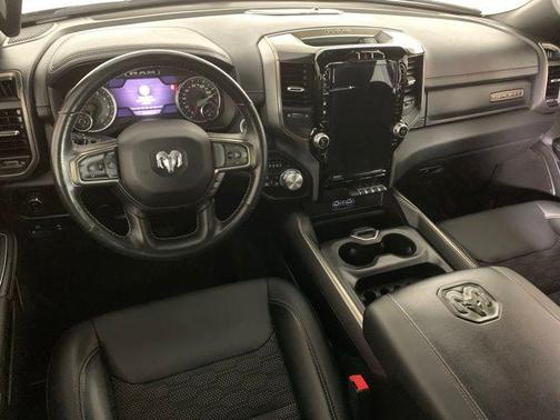 Diamond Black Crystal Pearlcoat 2022 RAM 1500 Sport