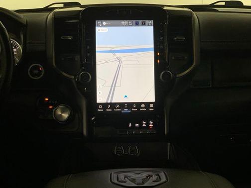 Diamond Black Crystal Pearlcoat 2022 RAM 1500 Sport