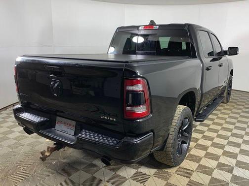 Diamond Black Crystal Pearlcoat 2022 RAM 1500 Sport