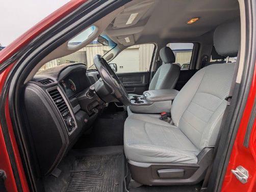 Brilliant Black Crystal Pearlcoat 2016 RAM 1500 Tradesman/Express