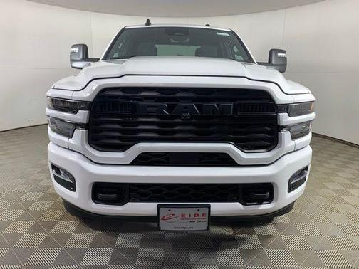 Bright White Clearcoat 2026 RAM 2500 Big Horn Crew Cab 4x4 6'4' Box